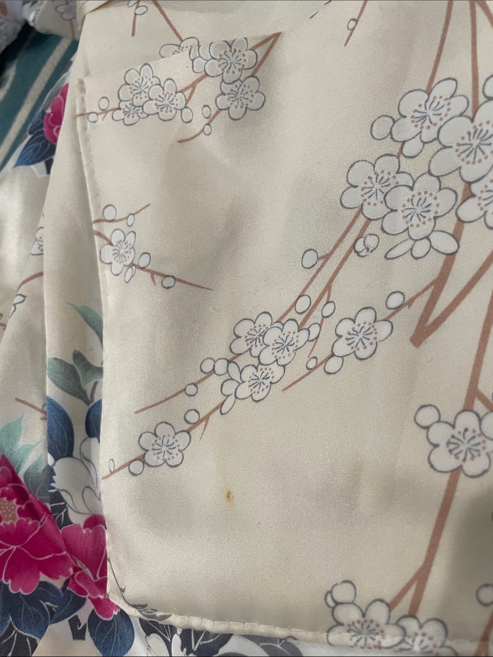 Vintage Japanese Oriental lined Robe beautiful floral/birds Fabric - Picture 7 of 13